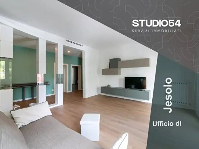 Appartamento trilocale in vendita in Vicolo Grifone, Jesolo
