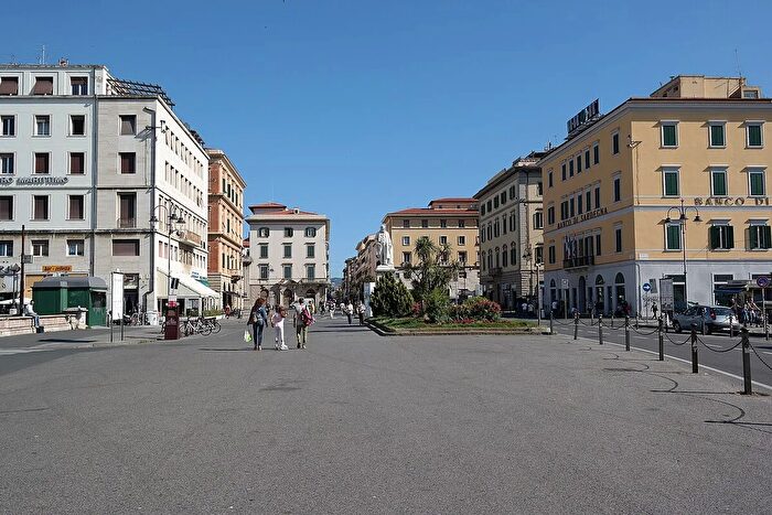 Appartamento con 5 locali in vendita in Via dei Lanzi, Livorno