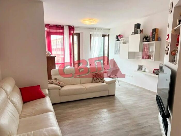 Appartamento con 6 locali in vendita in Livorno