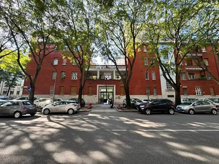 Appartamento trilocale in vendita in Via Filippo Juvara, Milano