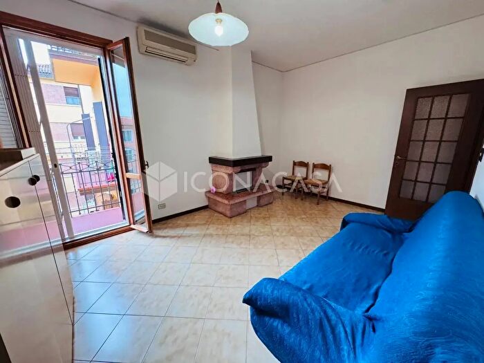 Appartamento trilocale in vendita in Via col di Lana, Bologna