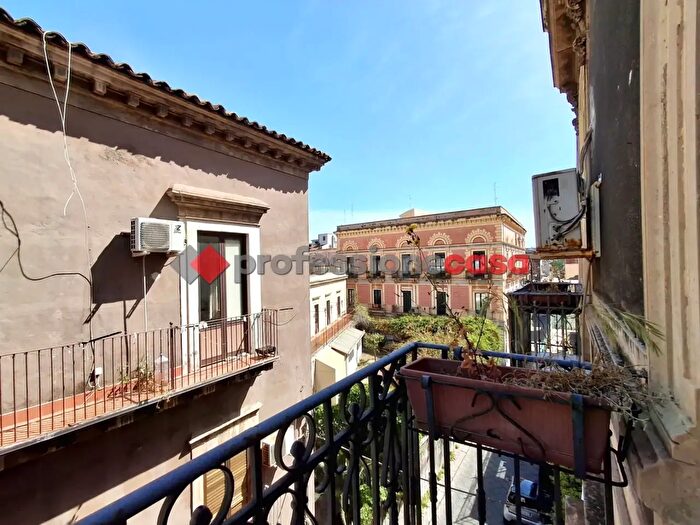 Appartamento quadrilocale in vendita in Via Francesco Crispi, Catania