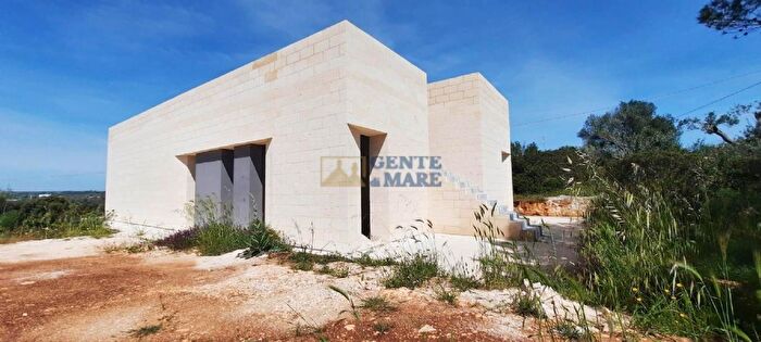 Casa con 10 locali in vendita in Ostuni