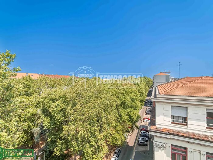 Appartamento trilocale in vendita in Via Giovanni Battista Morgagni, Milano