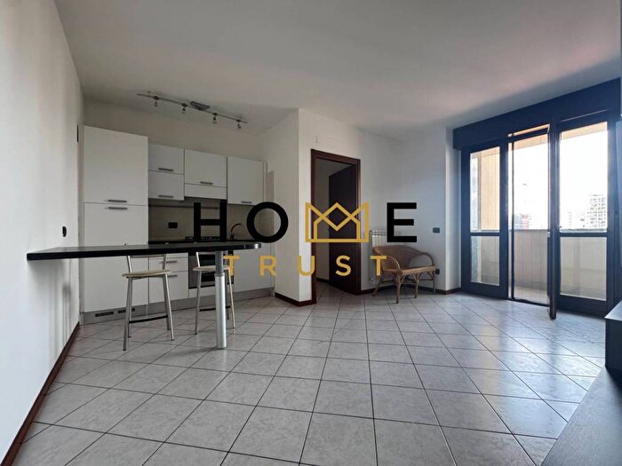 Appartamento bilocale in affitto in Via Gardone, Corvetto, Milano