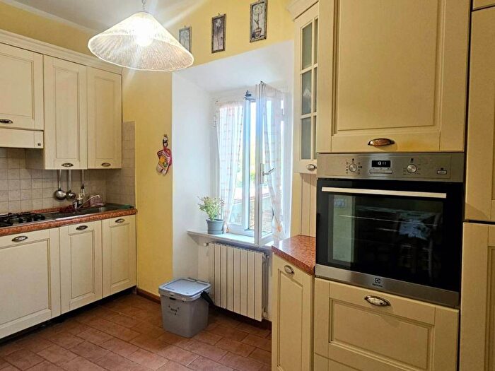 Appartamento quadrilocale in affitto in Avenza, Carrara