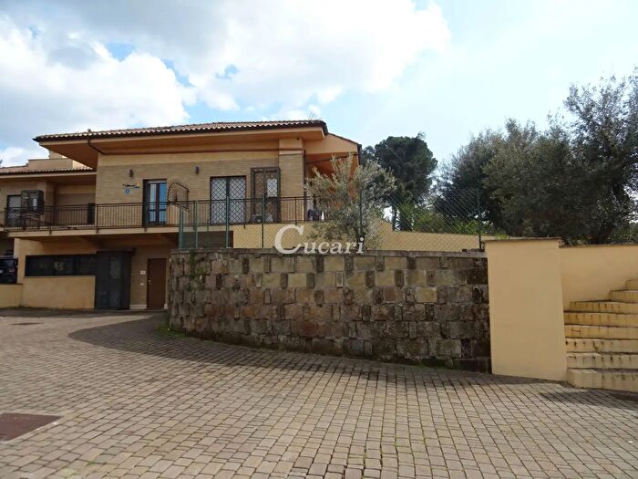 Appartamento trilocale in affitto in Via Enrico Fermi, Frascati