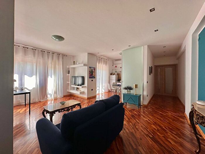 Appartamento trilocale in affitto in Via Guglielmo Marconi, Quattromiglia, Rende