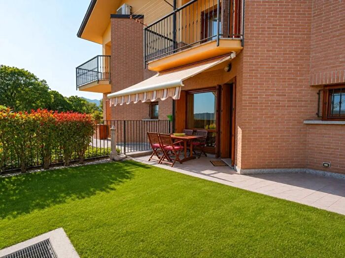 Casa con 5 locali in vendita in Via Don Omobono Imberti, Cisano Bergamasco