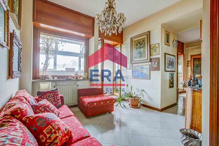 Appartamento quadrilocale in vendita in Via Paolo Barison, Roma