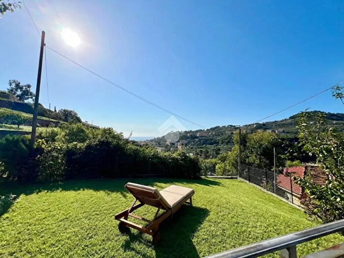 Appartamento con 5 locali in vendita in Via Pinea, San Lorenzo Al Mare