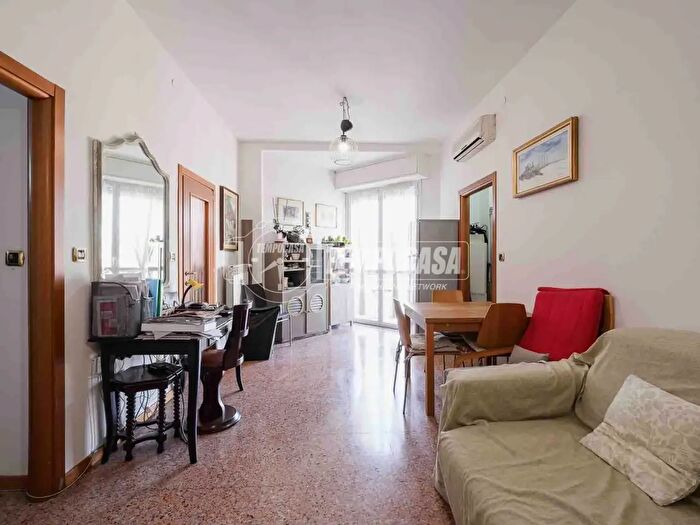 Appartamento bilocale in vendita in Via Edolo, Milano