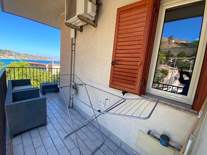 Appartamento bilocale in affitto in Salita Bisignano, Villaggio Pace, Messina