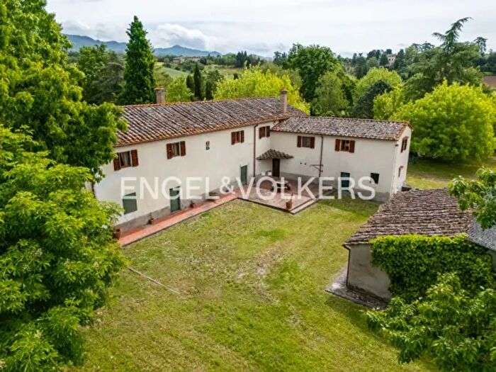 Casa con 6 locali in vendita in Via Stradello di Ago, Scarperia e San Piero