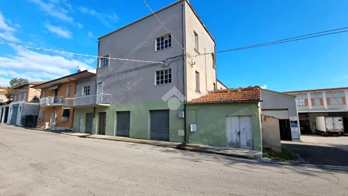 Casa con 7 locali in vendita in Via Alcide De Gasperi, Monsampolo Del Tronto