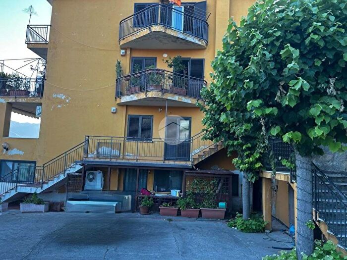 Casa con 6 locali in vendita in Via Cozzo Pirillo, Mendicino