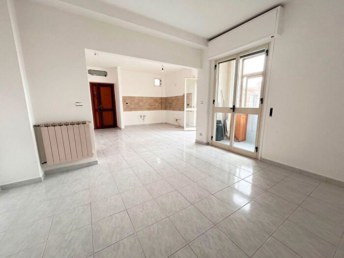 Appartamento trilocale in vendita in Piazza Verga, Barcellona Pozzo Di Gotto