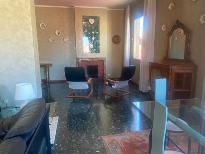 Appartamento con 5 locali in affitto in Strada Luigi Carlo Farini, Centro Storico, Parma