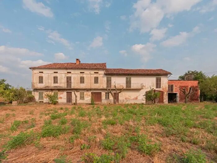 Casa con 6 locali in vendita in Strada Gazogeno, Asti