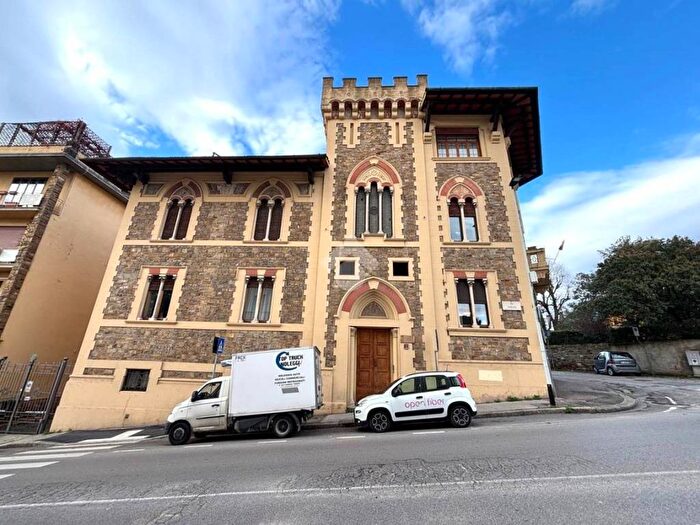 Appartamento quadrilocale in affitto in Via Trieste, Bolognese, Firenze