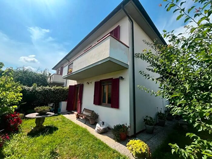 Casa con 5 locali in vendita in Vicopisano