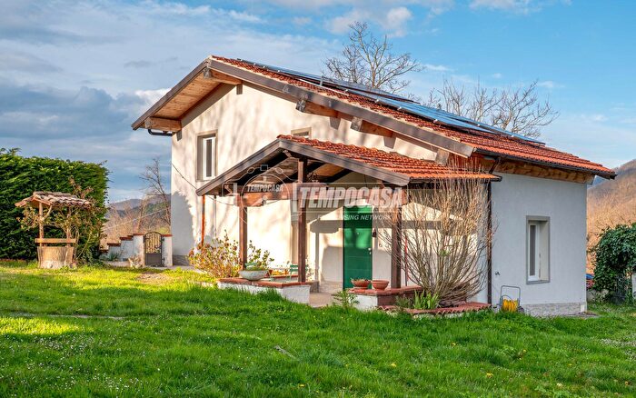 Casa trilocale in vendita in Via Serretto, Montese