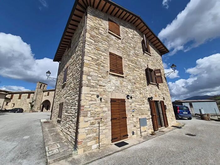 Casa quadrilocale in vendita in Località Caprara, Gualdo Tadino