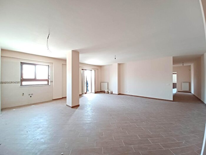 Appartamento trilocale in vendita in Via Vespucci, Pontecagnano Faiano