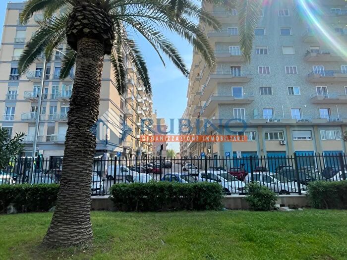 Appartamento quadrilocale in vendita in Via Ottavio Serena, Bari