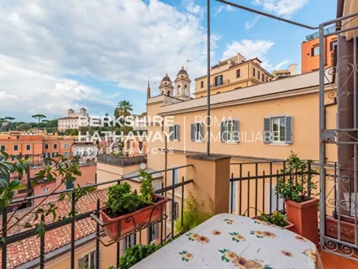 Appartamento con 6 locali in vendita in Piazza di Spagna, Roma