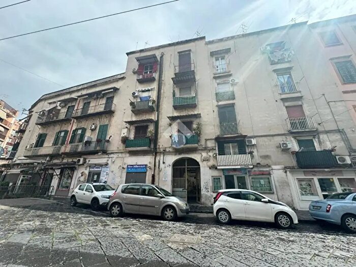 Appartamento monolocale in vendita in Via Ss Giovanni E Paolo, Napoli