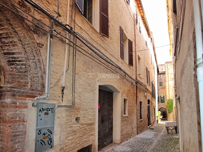 Appartamento trilocale in vendita in Vicolo Fiorenzuola, Jesi