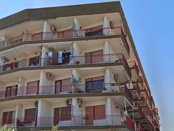 Appartamento trilocale in affitto in Via Indipendenza, Soverato Marina, Soverato