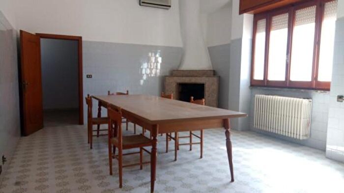 Appartamento con 6 locali in vendita in Via Pasubio, Specchia