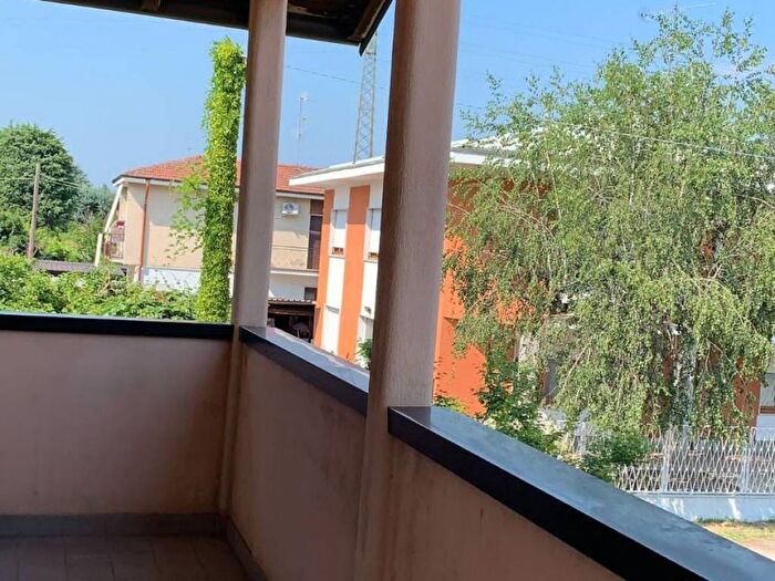 Appartamento bilocale in affitto in Via Repossi, Centro, Lonate Pozzolo