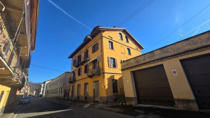 Appartamento trilocale in vendita in Via della Vittoria Arico Chiavazza Biella Piemonte Italia, Biella