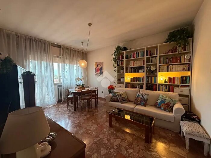 Appartamento trilocale in vendita in Via Pompeo Molmenti, Venezia