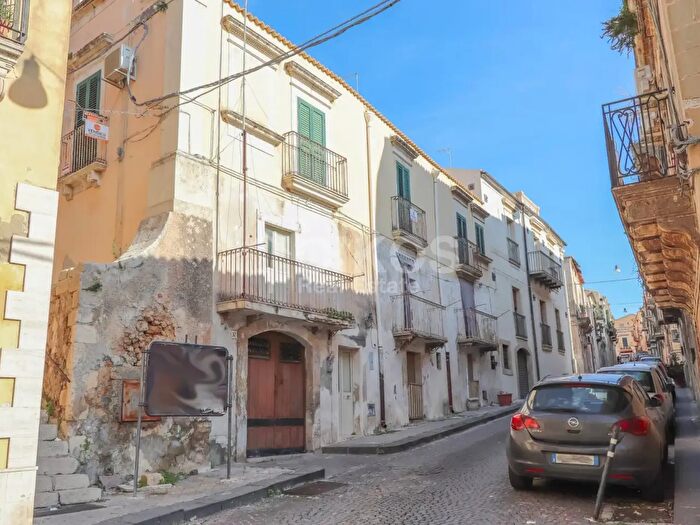Casa con 5 locali in vendita in Via Sofia, Noto