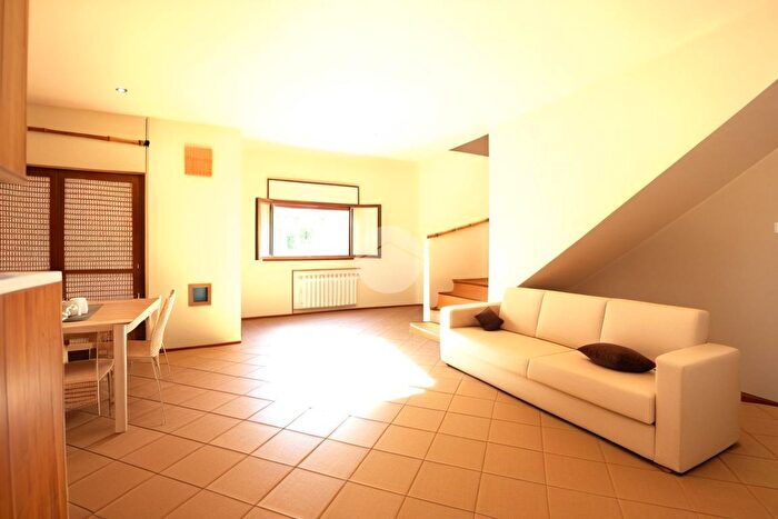 Appartamento trilocale in vendita in Via Arroni, Terni