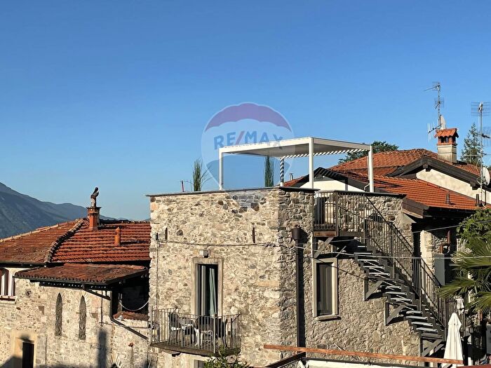 Casa con 10 locali in vendita in Via per Brisino, Stresa