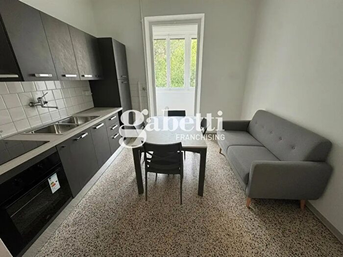 Appartamento trilocale in affitto in Via Ferrere, Torino