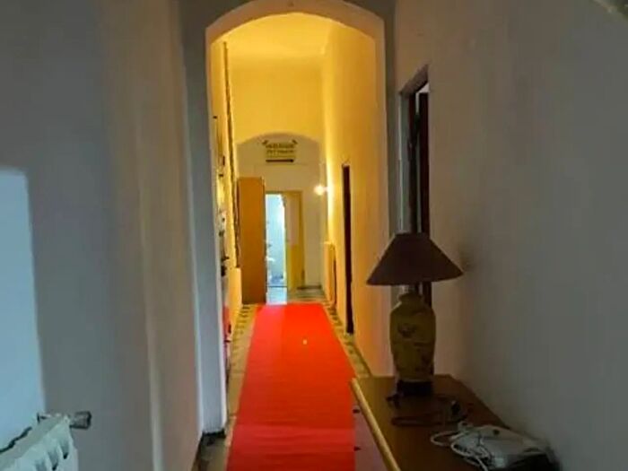 Appartamento con 8 locali in affitto in Viale Giovanni Pisano, Pisa