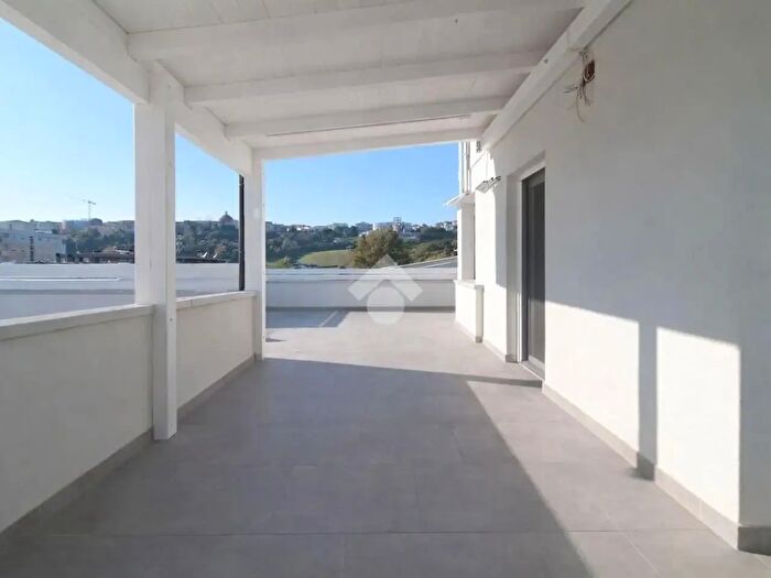 Appartamento trilocale in vendita in Via Nievo, Giulianova