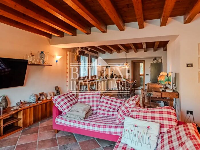 Casa con 5 locali in vendita in Via Falzarego, Vicenza