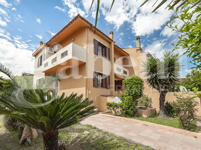 Casa con 5 locali in vendita in Via Canova Snc, Selargius
