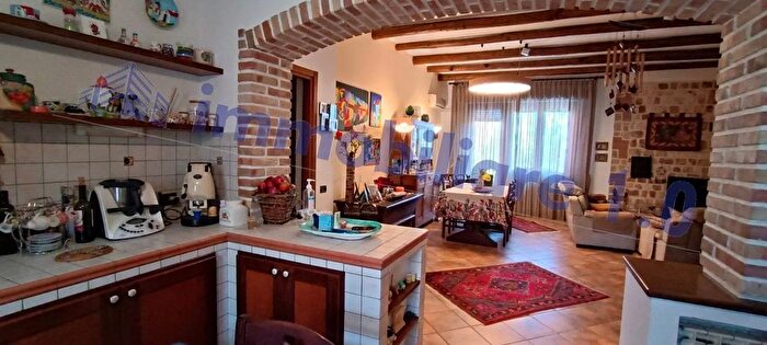 Appartamento con 5 locali in vendita in Via Pietro Galati Alcamo, Alcamo