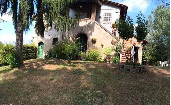 Casa con 9 locali in vendita in Via Costa al Bagno, Montopoli In Val DArno