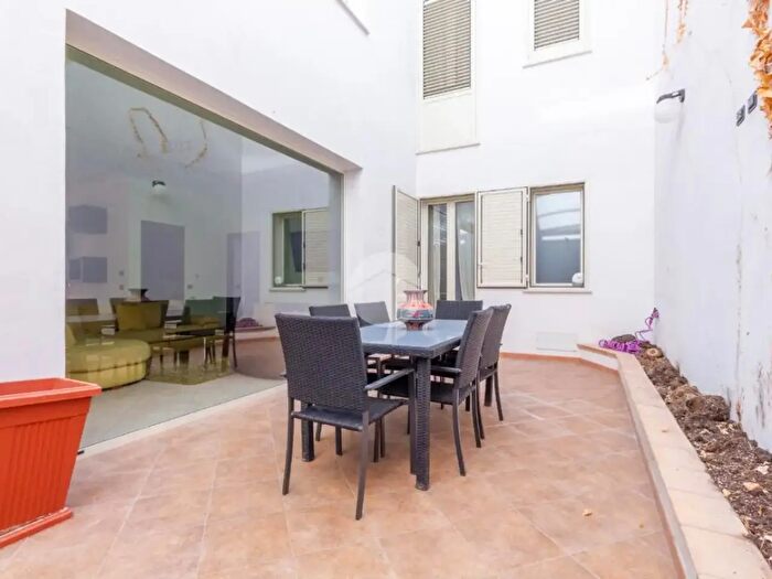 Appartamento con 6 locali in vendita in Via Giacomo Brodolini, Villabate