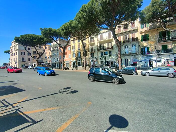 Appartamento trilocale in vendita in Corso Giacomo Matteotti, Albano Laziale
