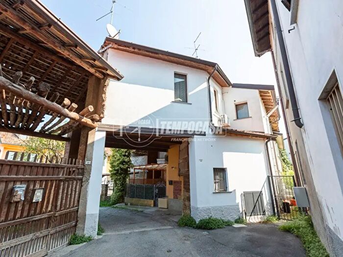 Case in Vendita e in Affitto - 2